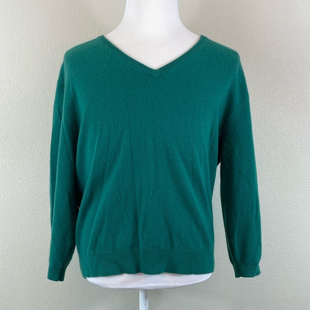 J Crew men’s v neck green 100% cashmere size medium